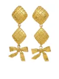 CHANEL Pre-Owned 1990-2000s bow rhombus clip-on earrings - Gold
