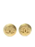 CHANEL Pre-Owned 1986-1988 coco mark clip-on earrings - Gold