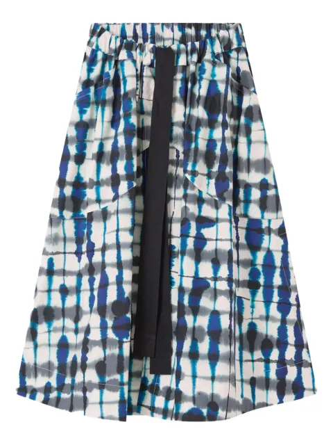 Lee Mathews falda con paneles y estampado tie-dye
