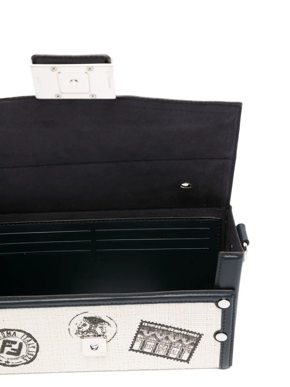 FENDI Baguette Soft Trunk messengertas Beige