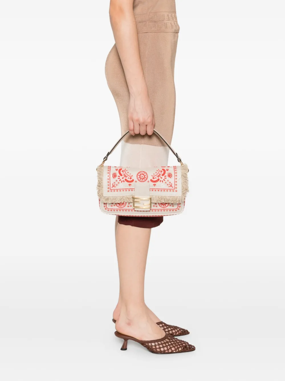 FENDI Baguette shopper met borduurwerk en franje - Beige