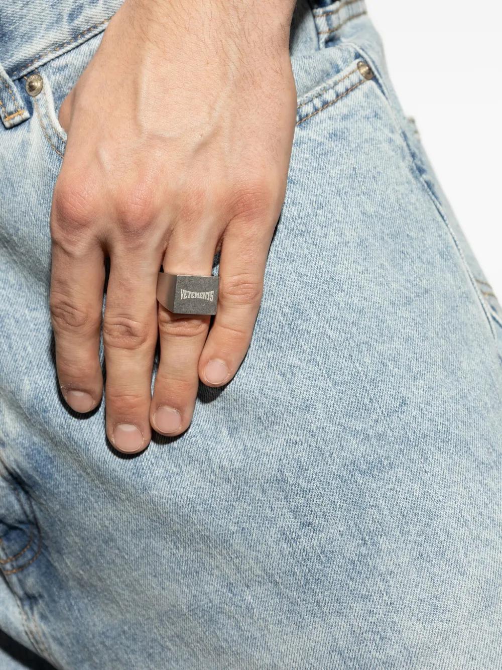 VETEMENTS rectangular signet ring | Women | Image 2