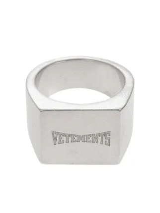 VETEMENTS