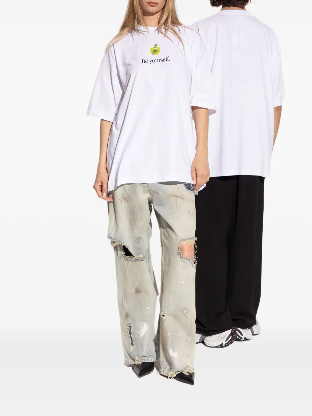VETEMENTS apple-print T-shirt | T-Shirts | Image 2