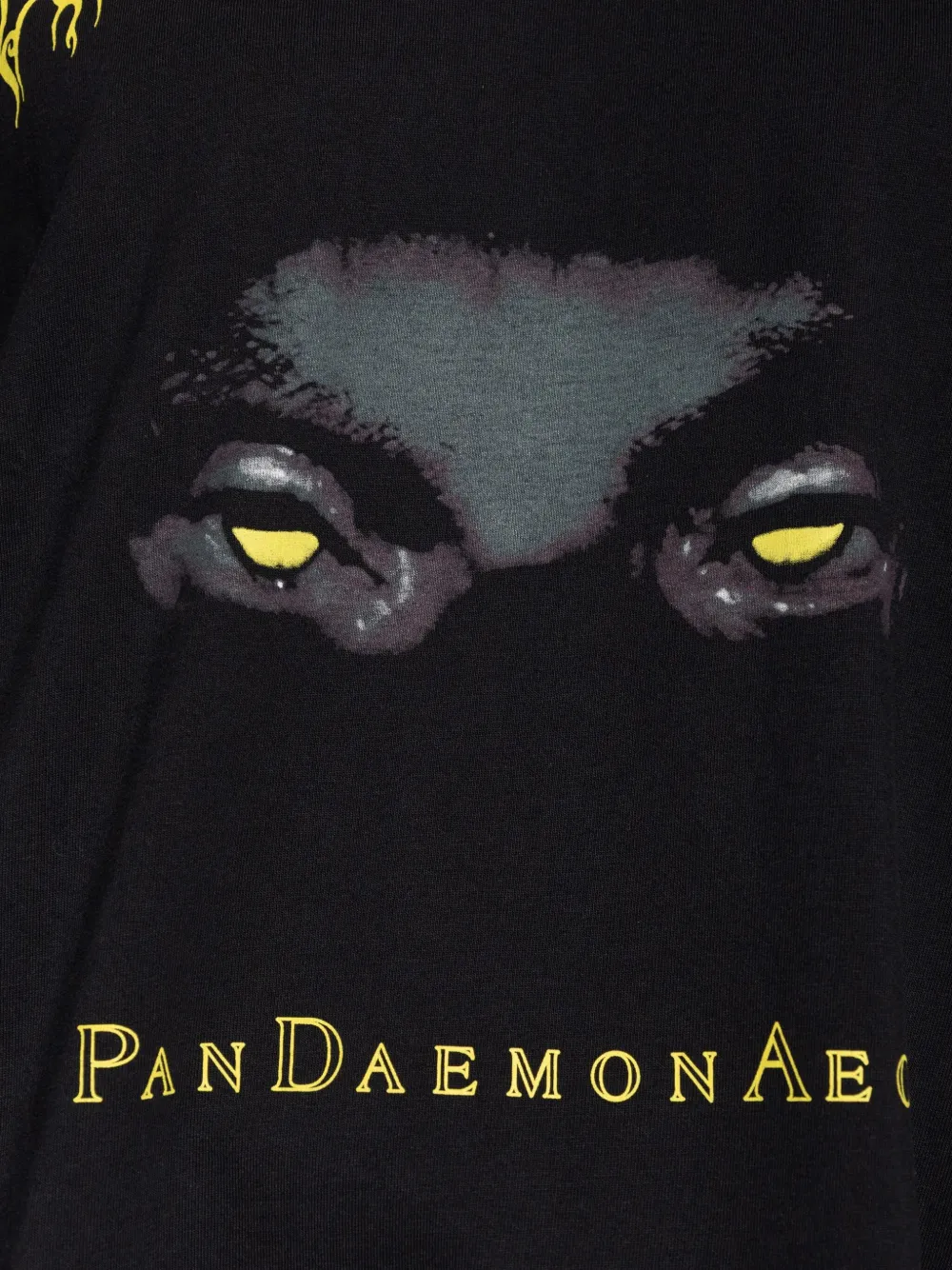 VETEMENTS graphic-print T-shirt | Black | FARFETCH CA