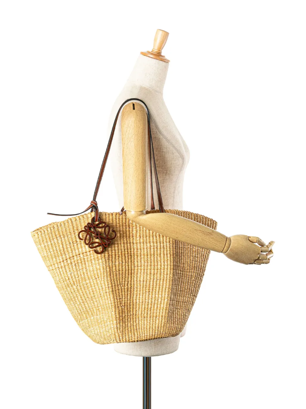 Loewe Pre-Owned 2020 Paulas Ibiza Medium Raffia Shell Basket tote bag | Estilos de archivo | Image 2
