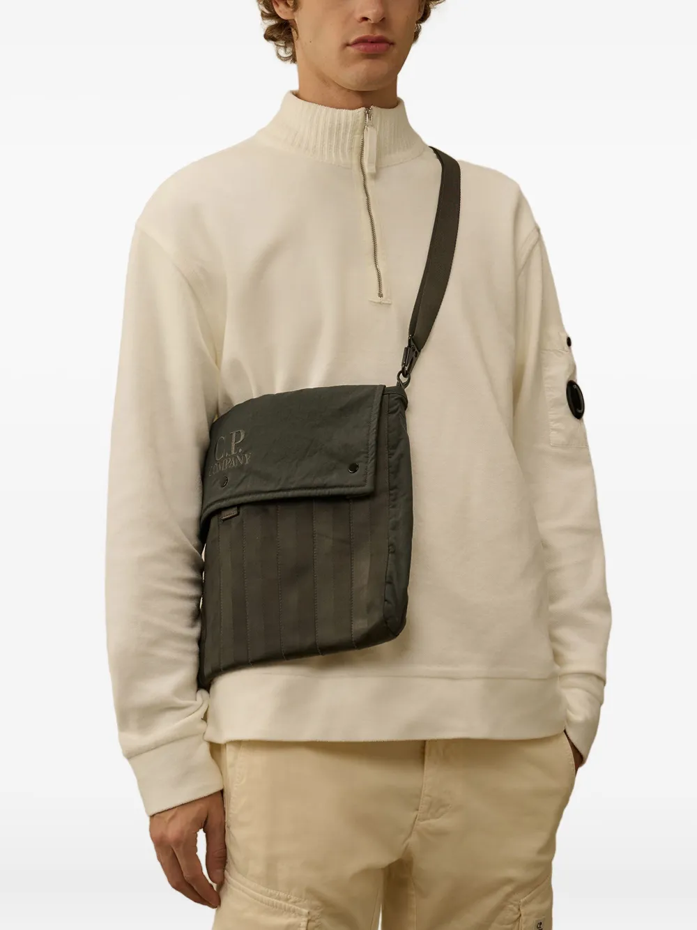 C.P. Company topstitched-detail shoulder bag - Groen