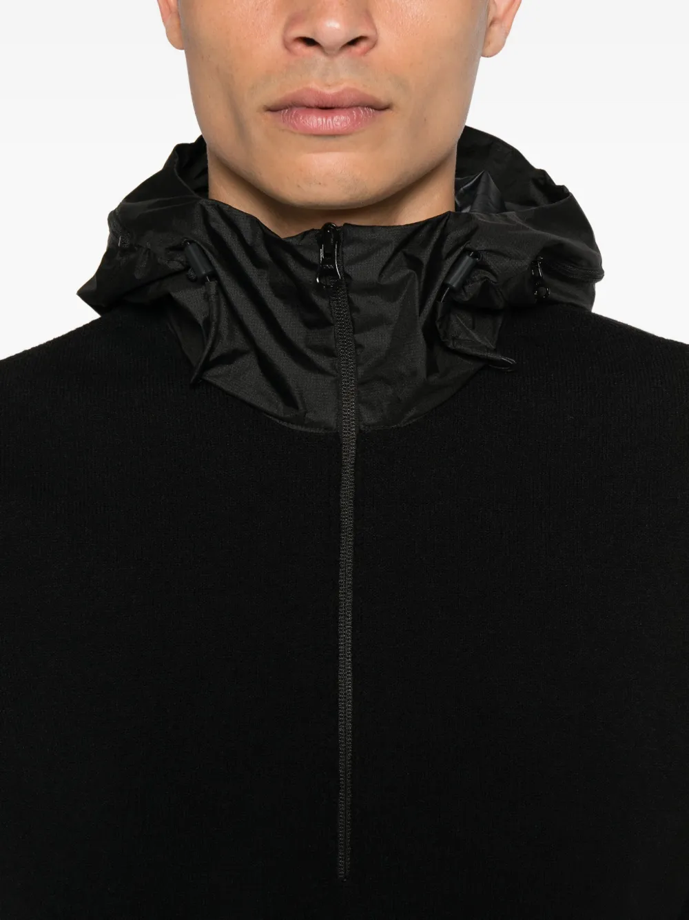 C.P. Company Trui met halve rits en capuchon Zwart