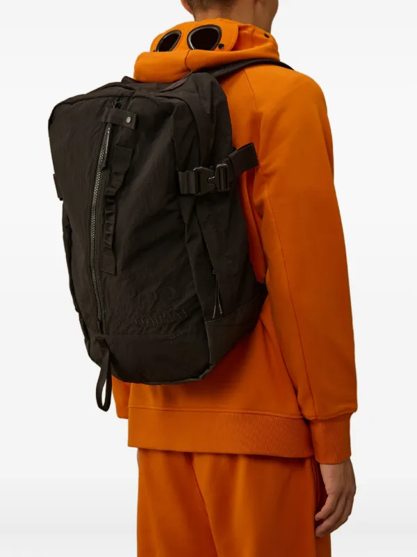 C.P. Company ロゴ バックパック | ブラック | FARFETCH JP