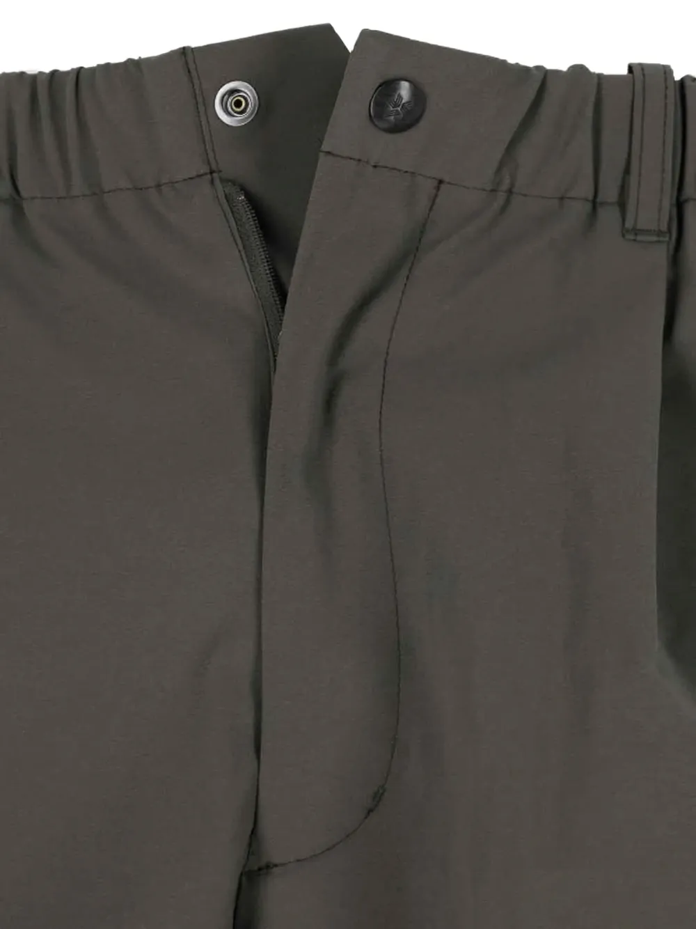 Goldwin One Tuck pocket shorts Groen