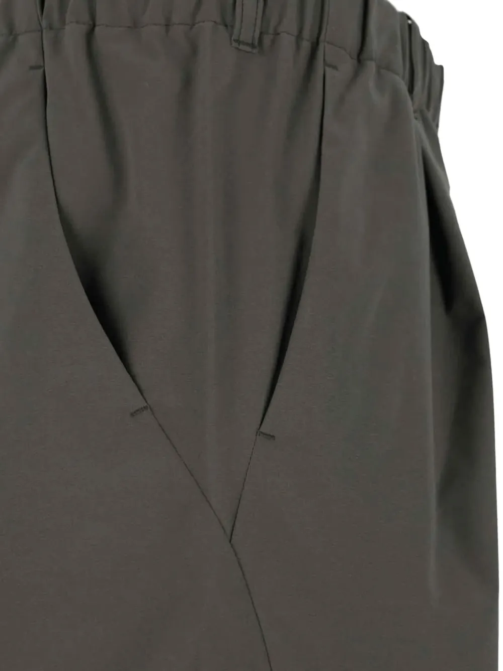 Goldwin One Tuck pocket shorts Groen