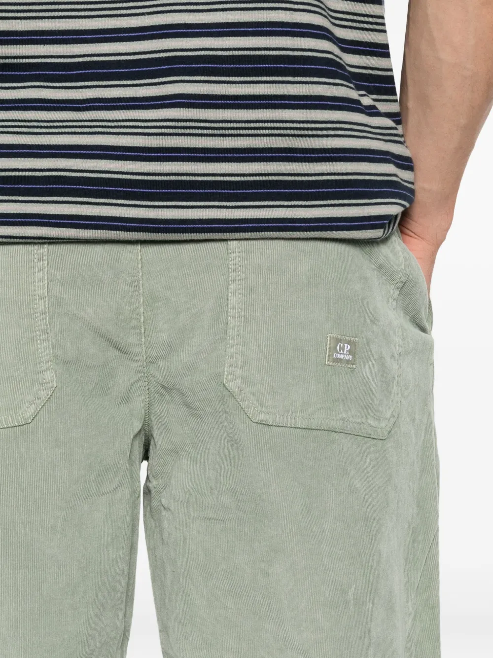 C.P. Company Ruimvallende ribfluwelen chino Groen