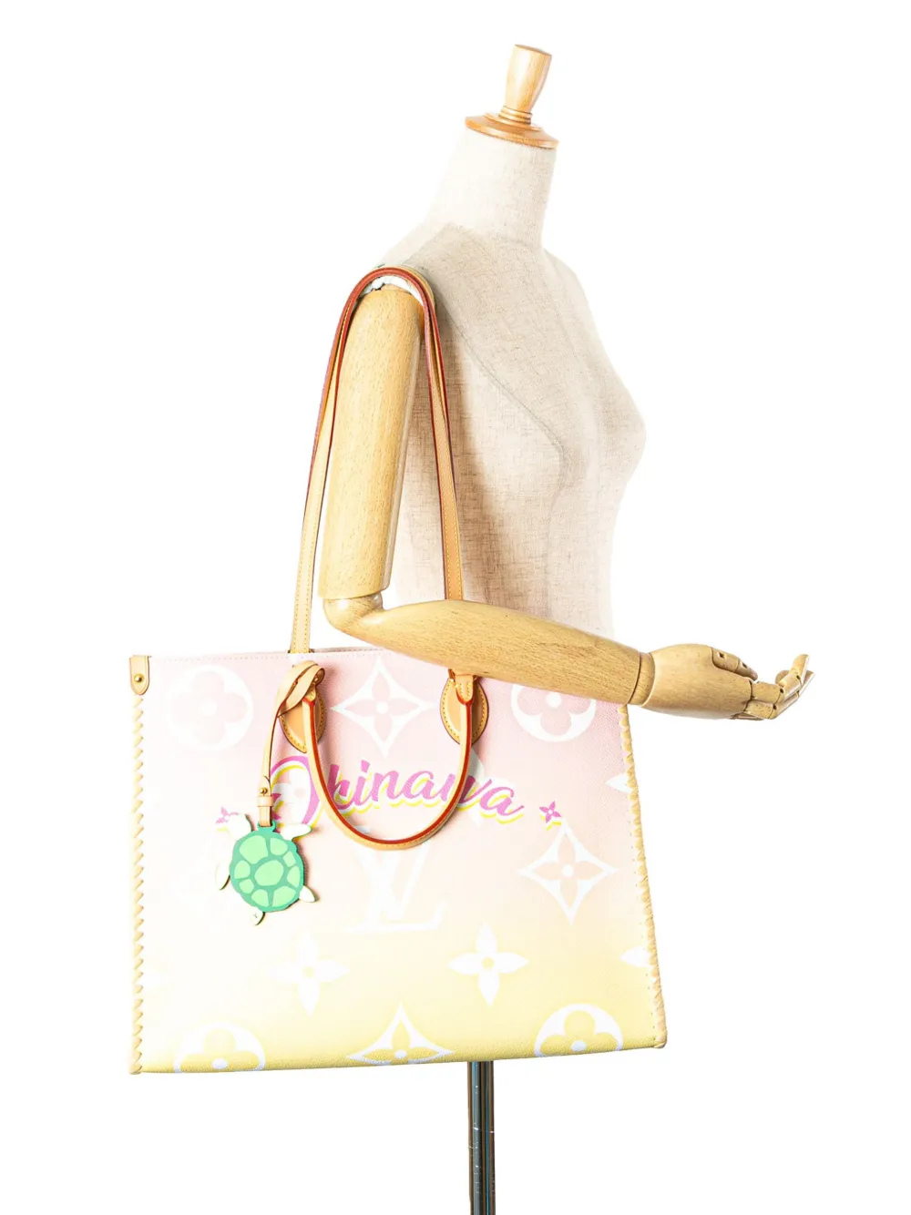 Louis Vuitton Pre-Owned 2021 Monogram Giant By The Pool Okinawa OnTheGo GM satchel | Pre-Owned | Image 2