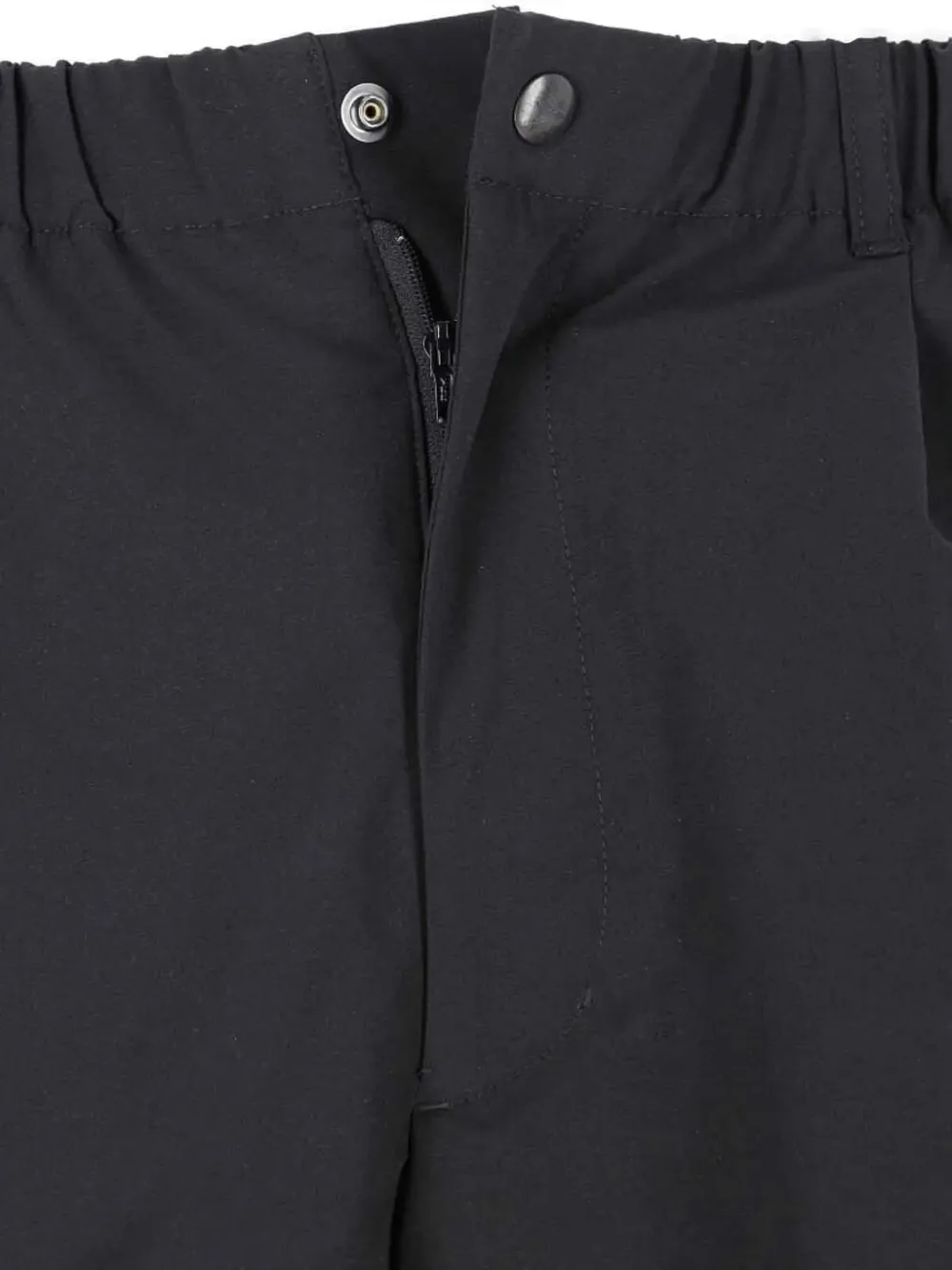 Goldwin Shorts met elastische tailleband en zak Zwart