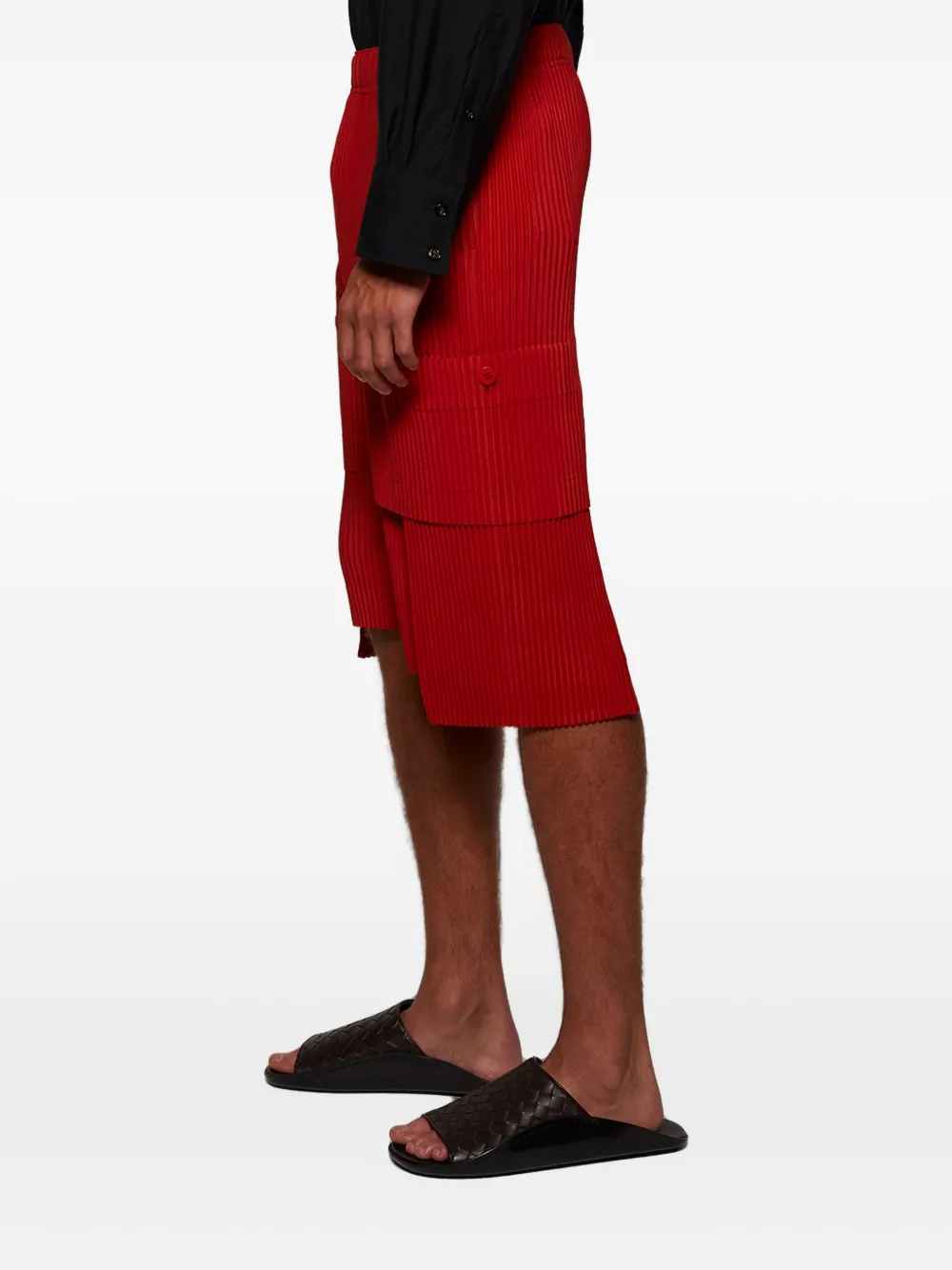 Issey Miyake Pleated Cargo-pocket Shorts In Red