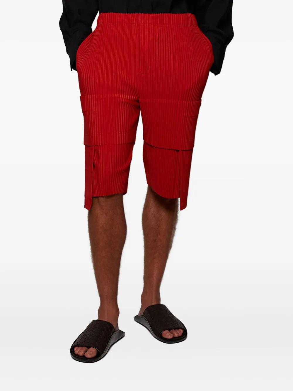 Issey Miyake Pleated Cargo-pocket Shorts In Red