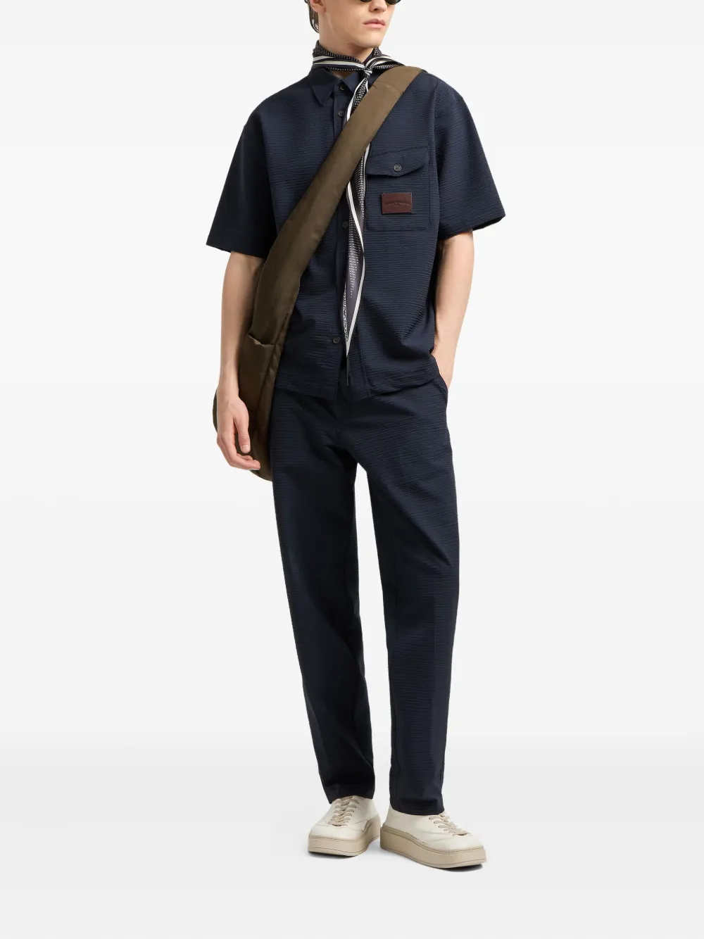 Emporio Armani textured flat-front trousers - Blauw
