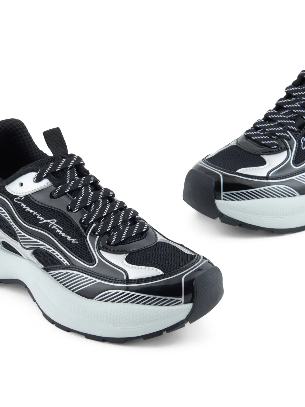 Emporio Armani Lakleren gestreepte sneakers Zwart
