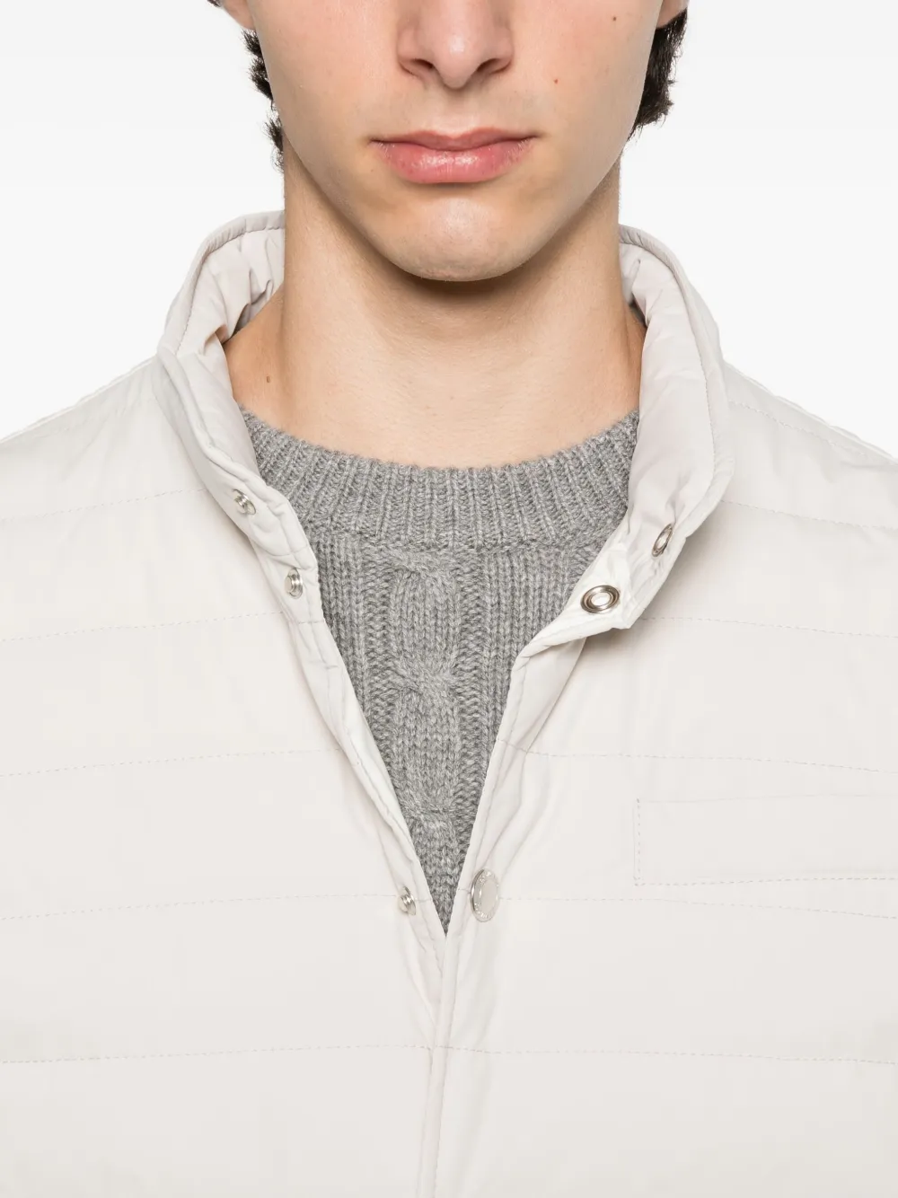 Brunello Cucinelli Gewatteerde bodywarmer met drukknoopsluiting Beige