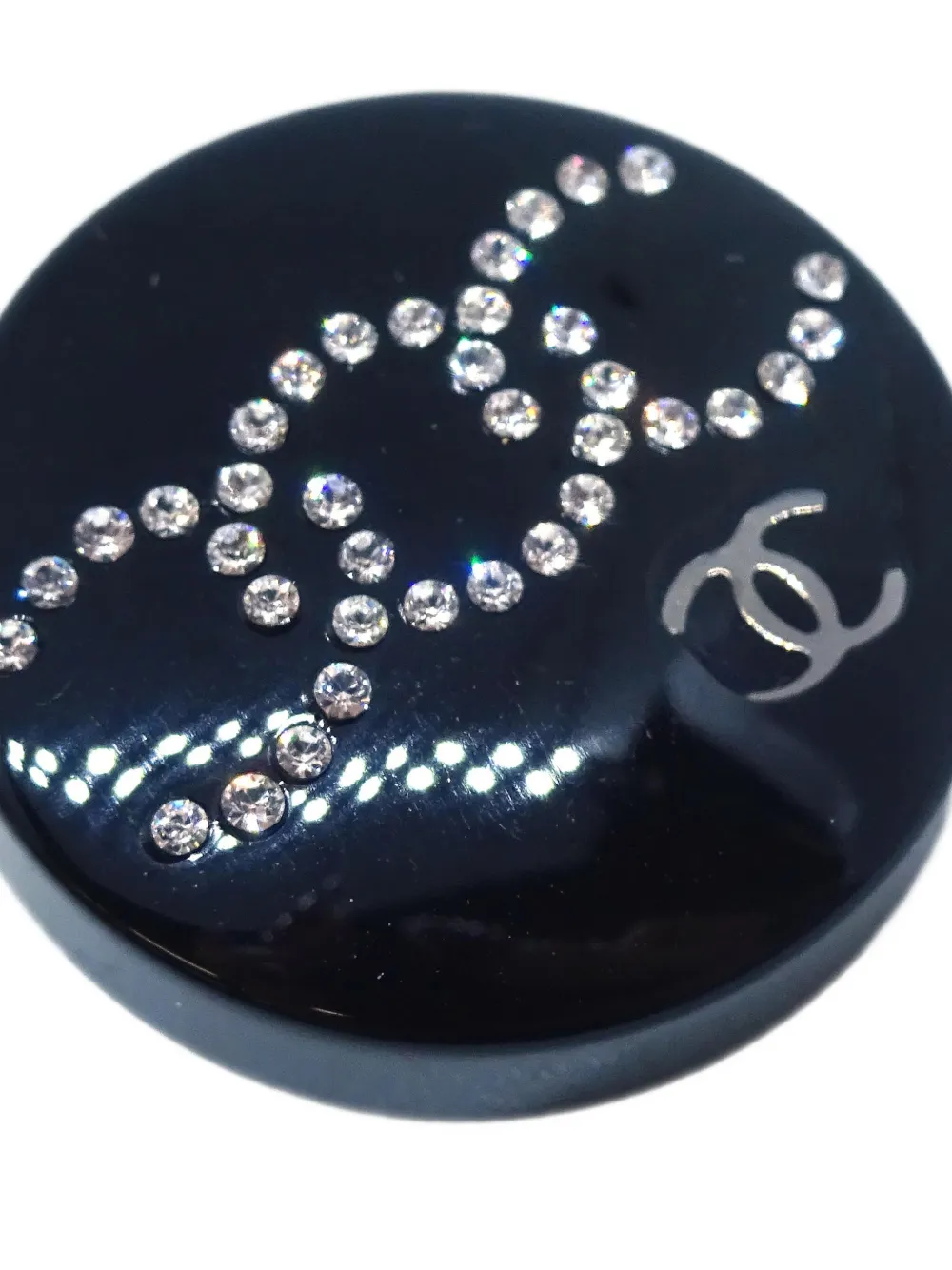 CHANEL Pre-Owned 2019 Button Piercingl earrings | Image 2