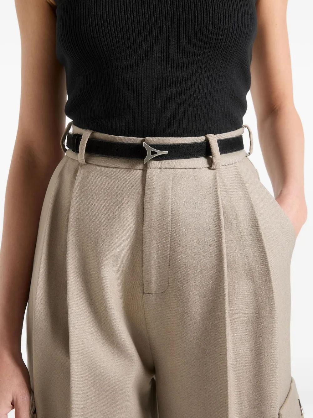 Manière De Voir Leonie Eiffel-buckle suede belt Zwart