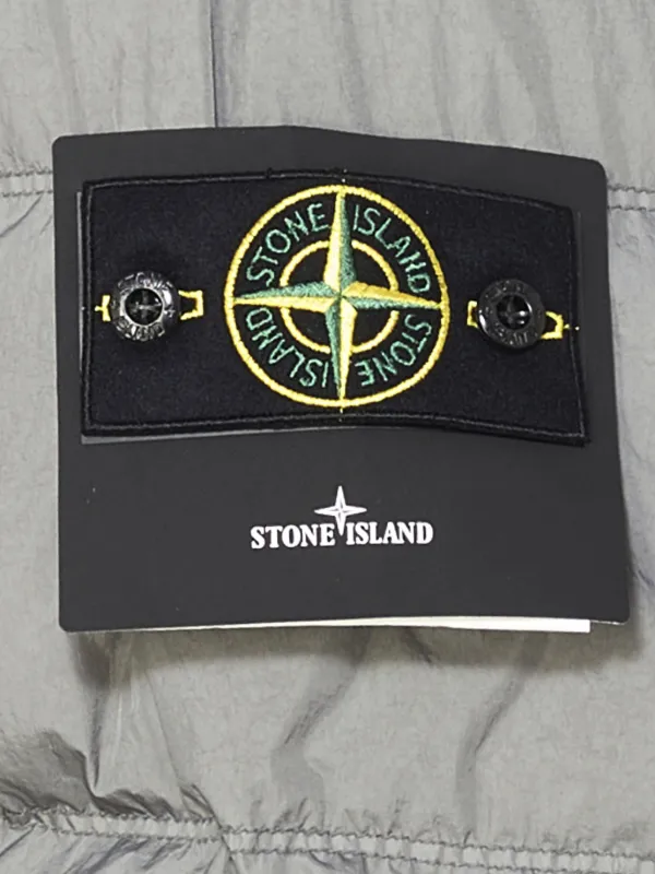 Stone Island コンパスバッジ パデッドジャケット | グレー | FARFETCH JP