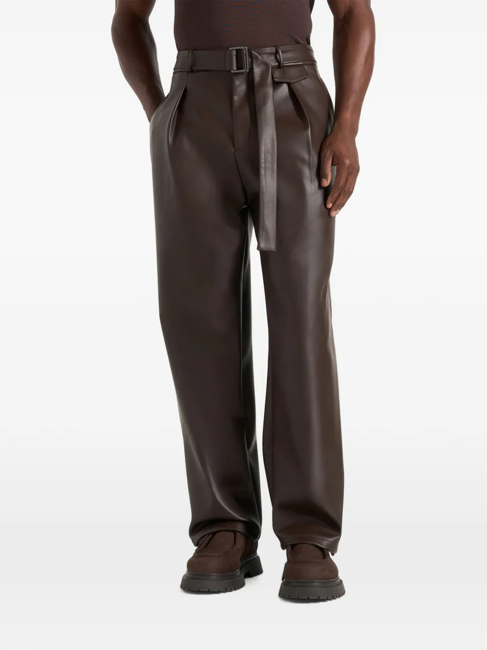 Manière De Voir Serge pleated faux-leather trousers - Braun