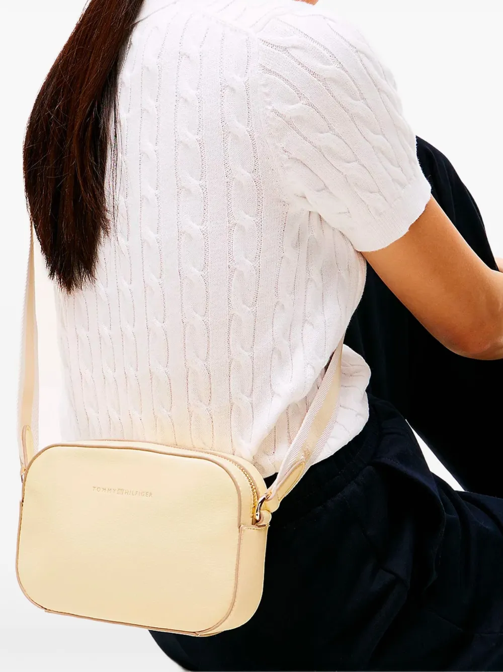 Tommy Hilfiger embossed-logo cross body bag | Image 2