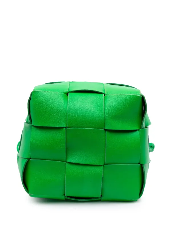 BOTTEGA VENETA★レディース イントレチャート バケットバッグ BOTTEGA VENETA スモールカセット クロスボディバケットバッグ