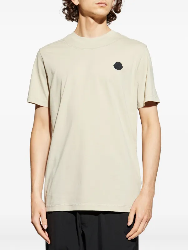 MONCLER Tシャツ クリーム色 Moncler logo-patch Cotton t-shirt | Neutrals | FARFETCH