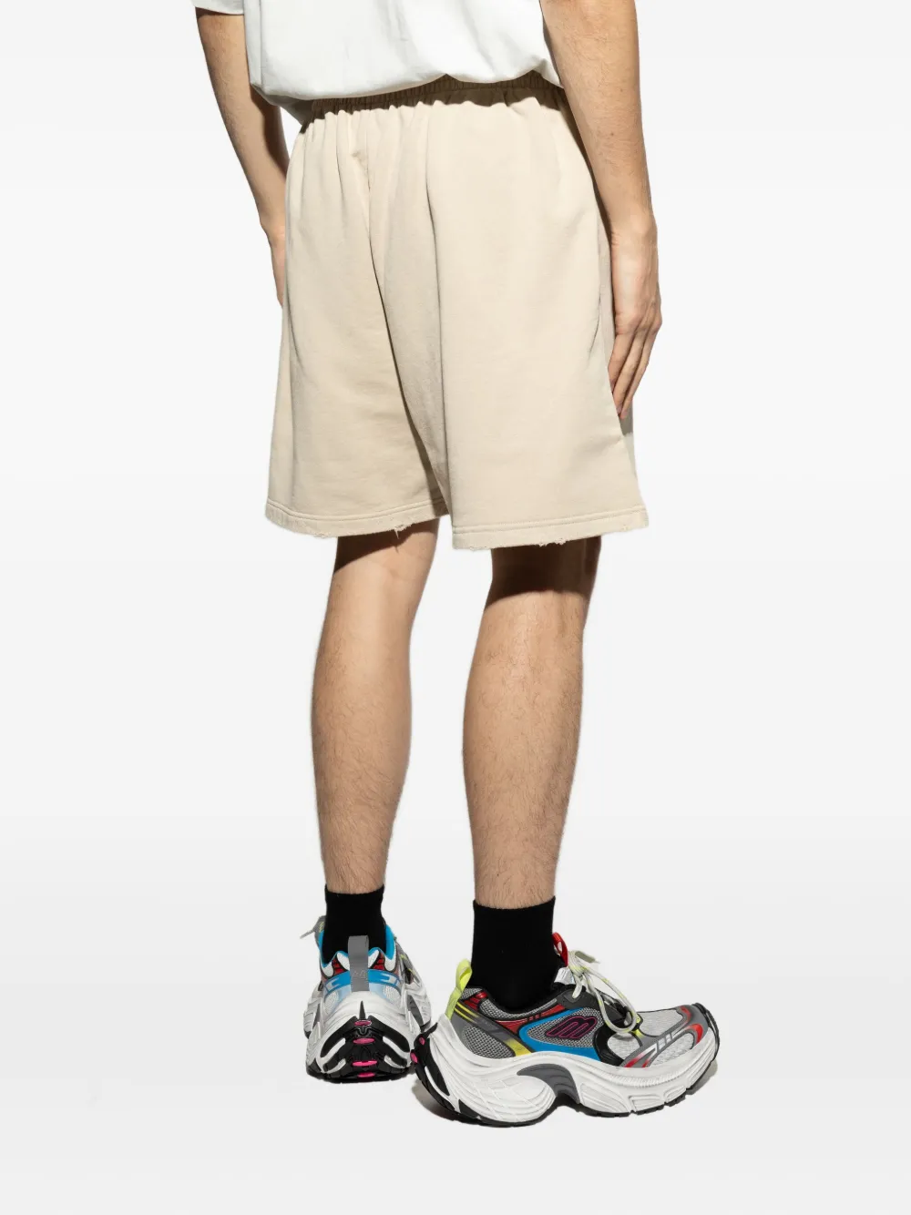 Balenciaga Bermuda shorts met geborduurd logo Beige