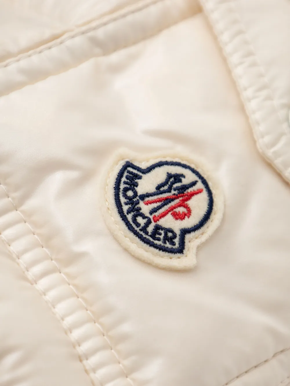 Moncler Enfant Maire gewatteerd jack met capuchon Beige