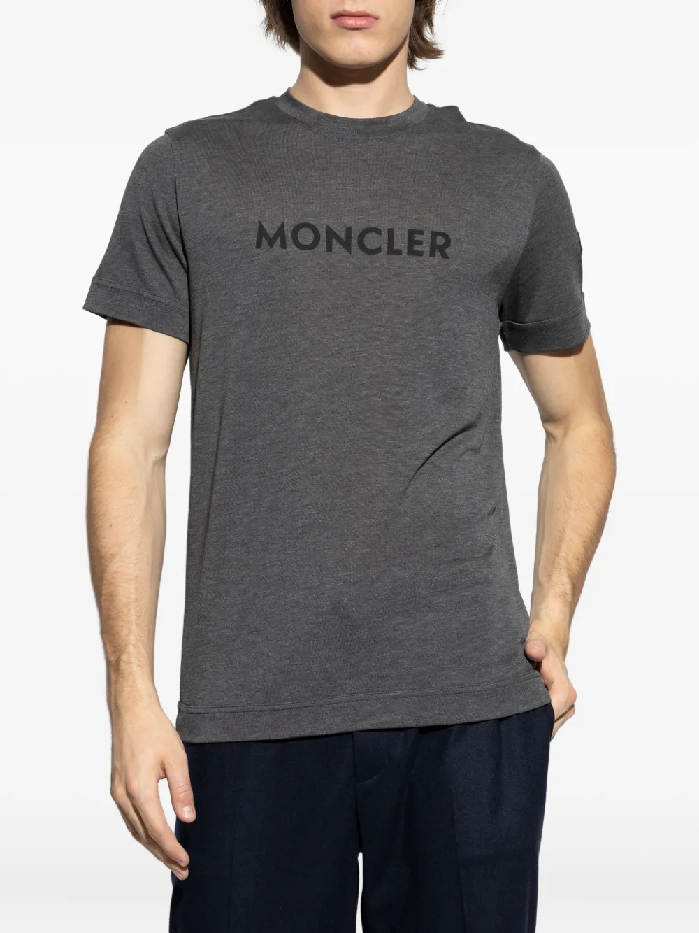 Moncler T-shirt met logoprint Grijs