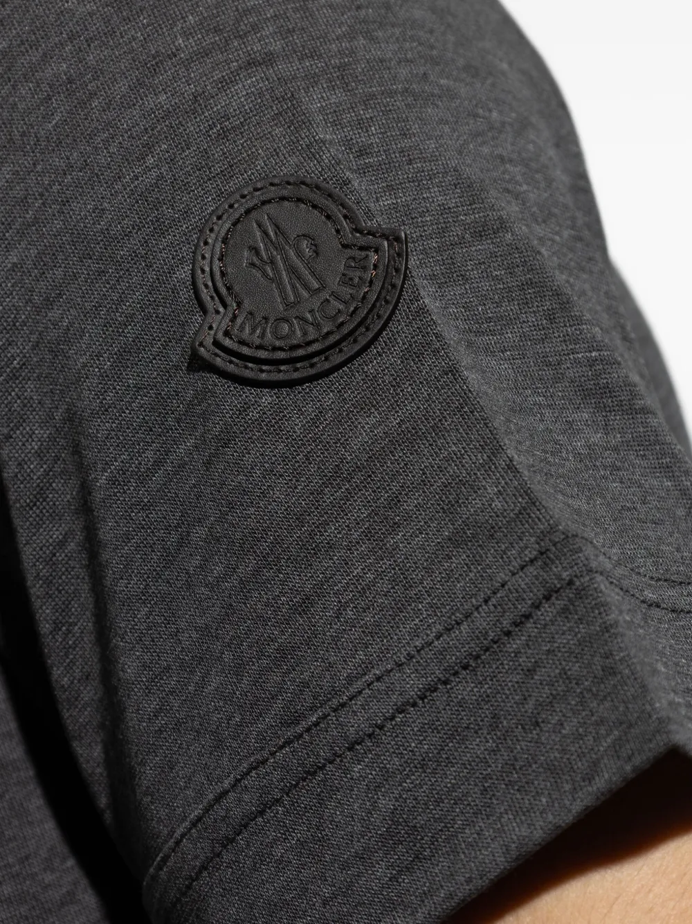 Moncler T-shirt met logoprint Grijs