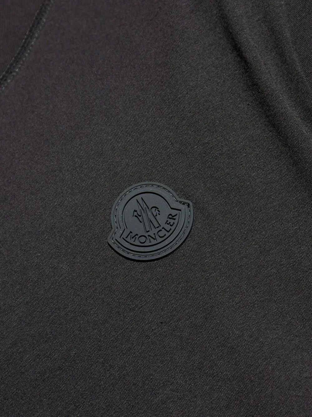 Moncler Katoenen T-shirt met logopatch Zwart