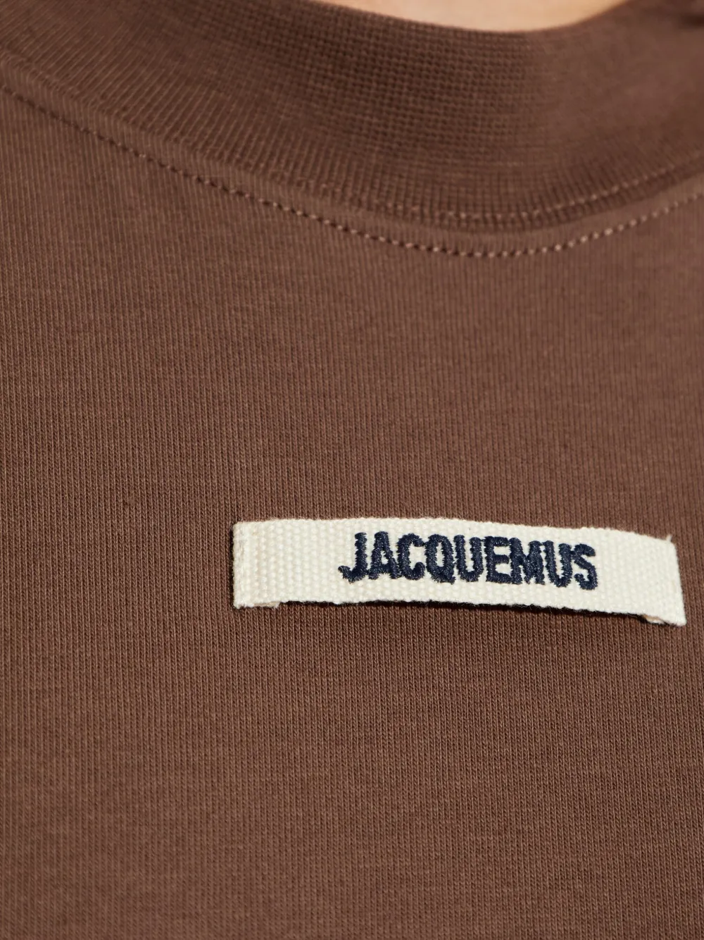 Jacquemus T-shirt met lange mouwen en logo label Bruin