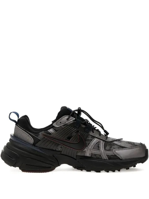 Nike V2K 런 스니커즈