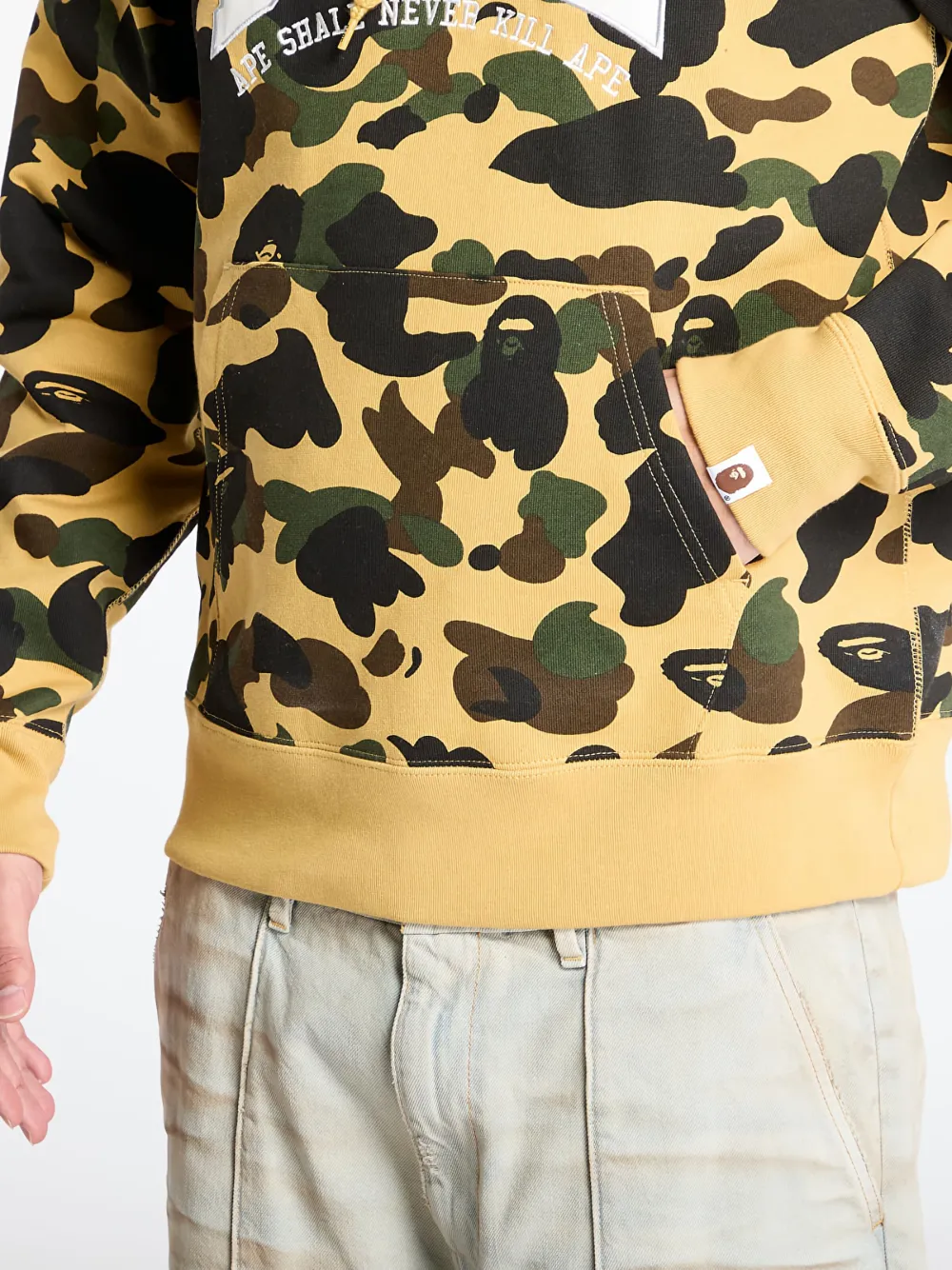 A BATHING APE 1st Camo Bape hoodie Geel