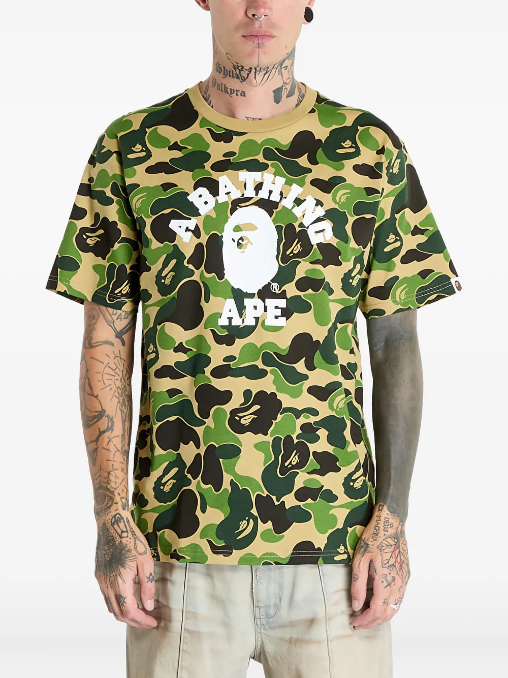 A BATHING APE® playera con estampado militar | verde | Image 1