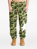 A BATHING APE® abc camo star sweatpants - Green