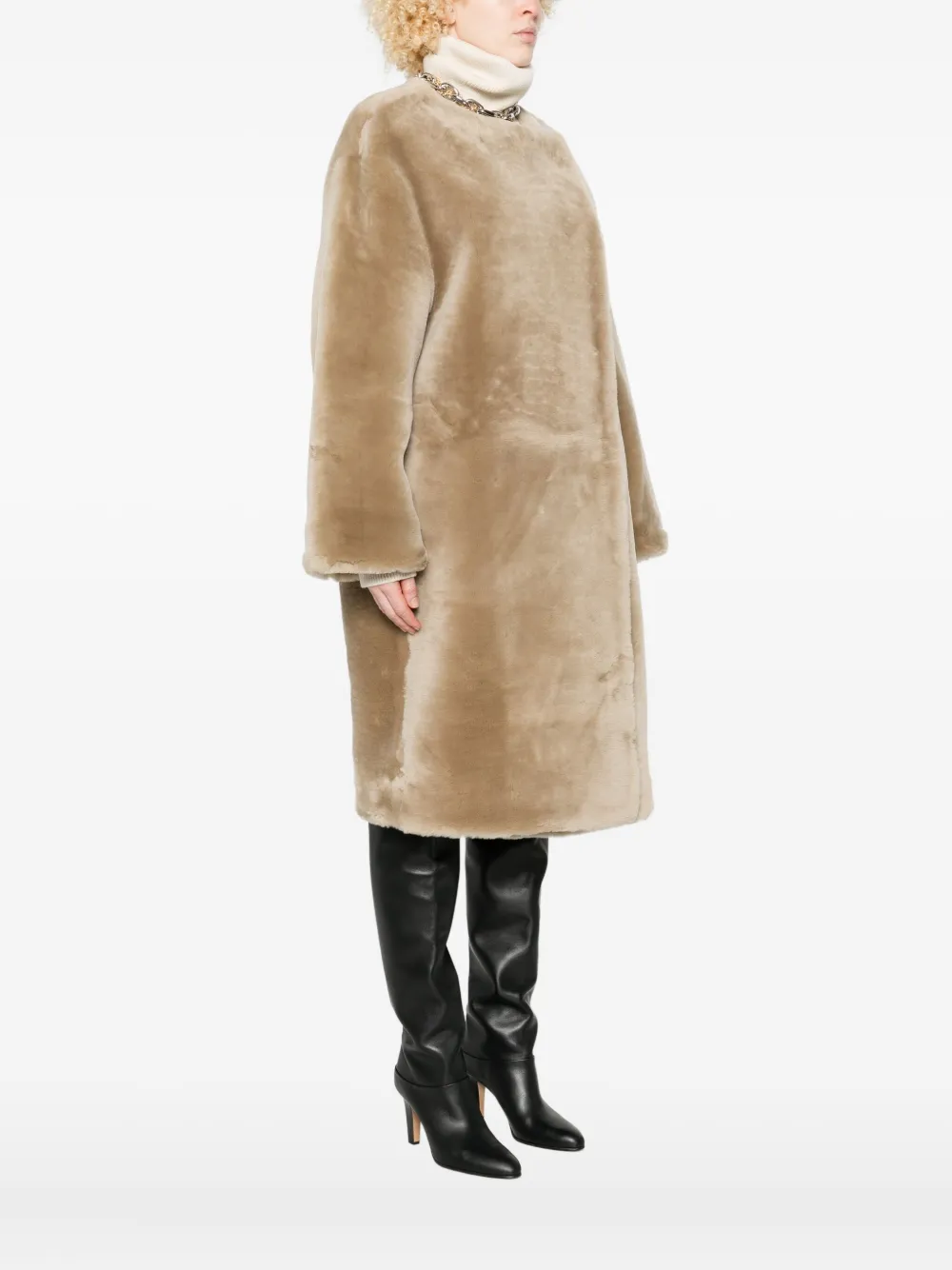 Totême Knee Length Shearling Coat And Pockets In Neutral