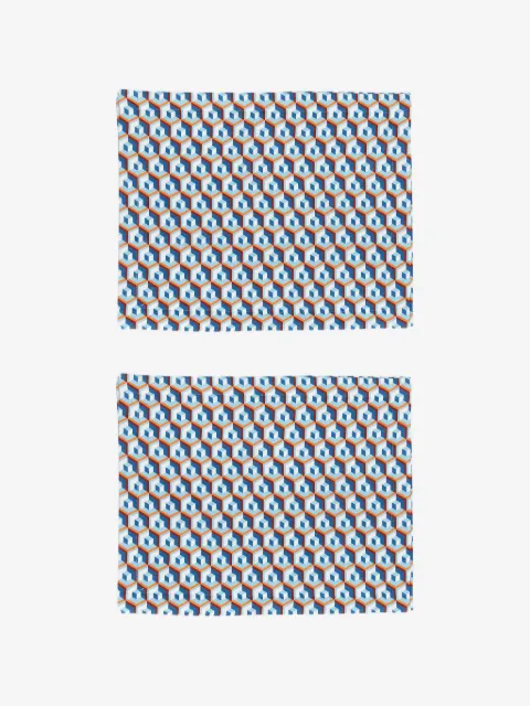 La DoubleJ geometric patterned table linems