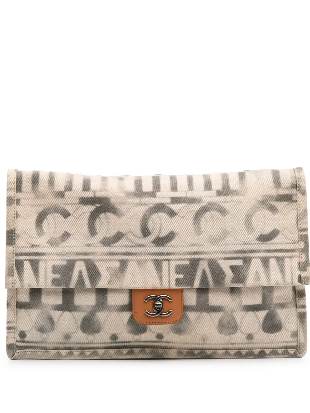 CHANEL Pre-Owned 2017-2018 キャンバス イリアド フラップ クラッチバッグ - ホワイト CHANEL Pre-Owned 2017-2018 キャンバス イリアド フラップ クラッチバッグ - ホワイト