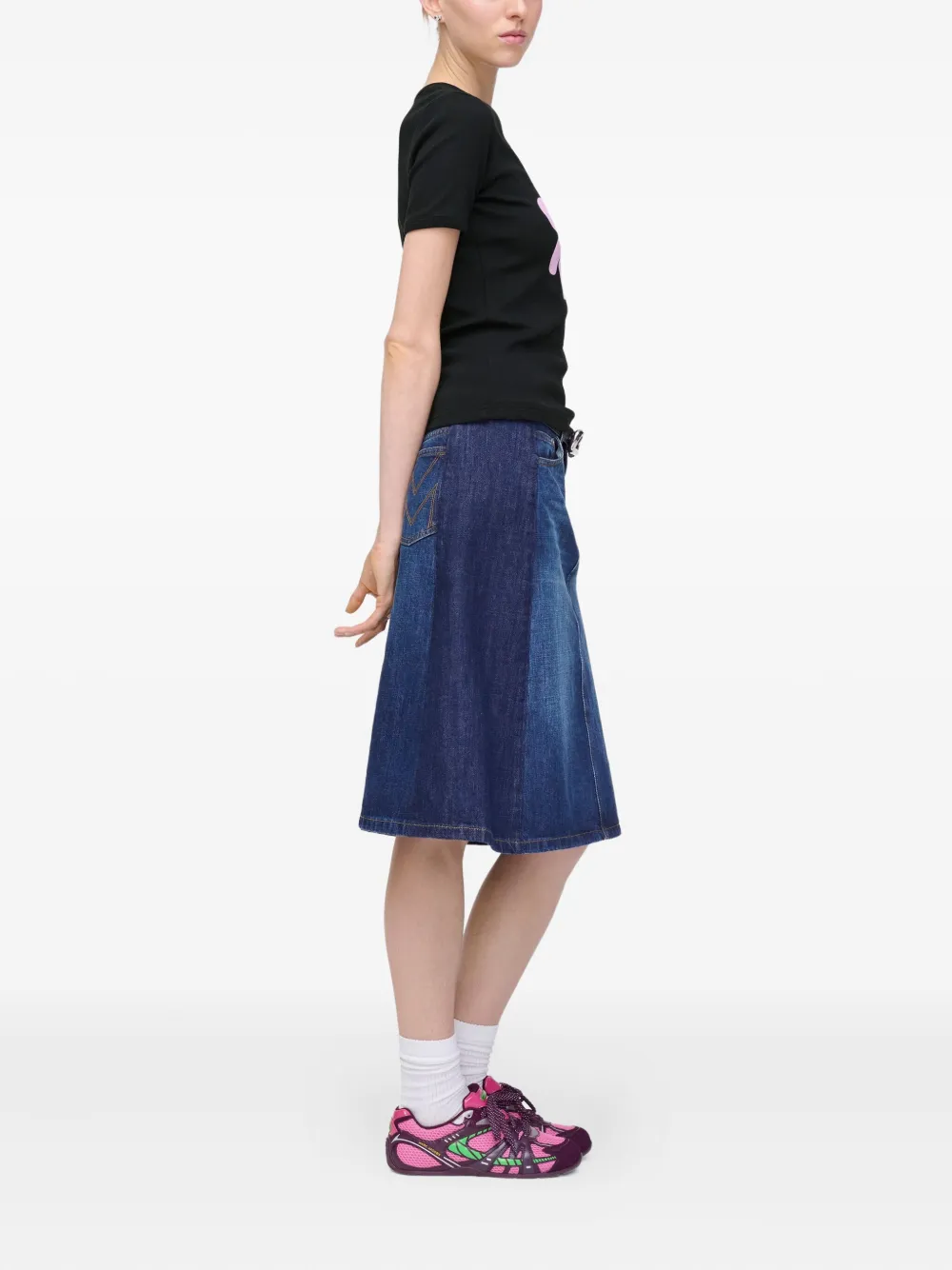 Marc Jacobs Flower-embellished Tee In Black