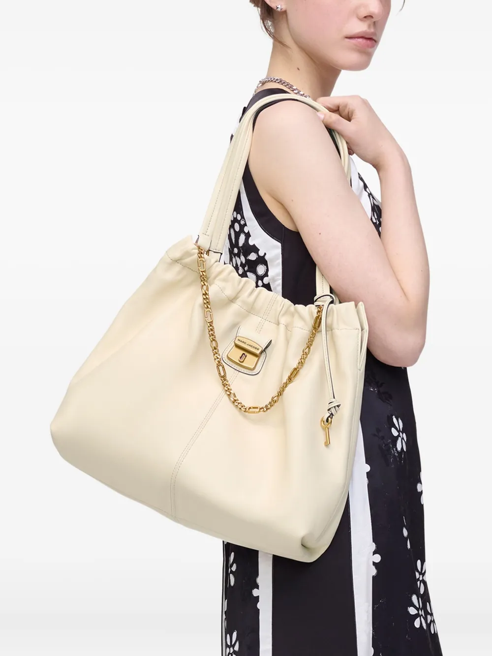 Marc Jacobs The Cristina Chain-embellished Drawstring Tote Bag In Neutral