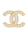 CHANEL Pre-Owned 2023 CC-mark brooch - Gold