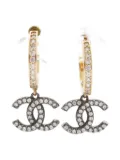 CHANEL Pre-Owned 2020 rhinestone-embellished CC-Mark hoop earrings - Gold
