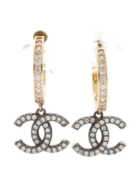 CHANEL Pre-Owned أقراط حلقية 'CC-مارك' مزينة بحجر الراين 2020