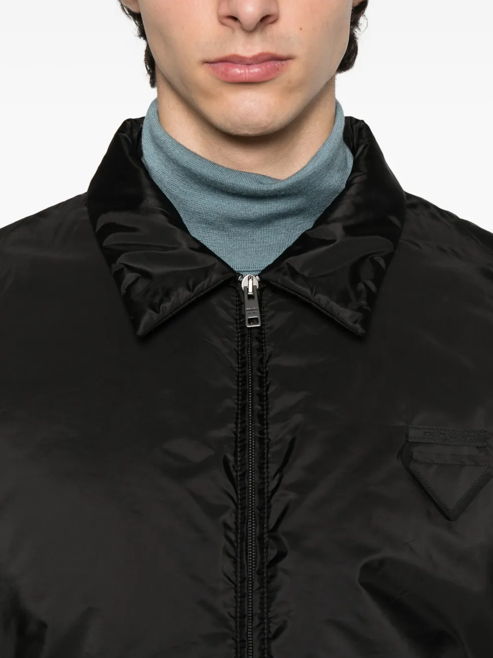 Prada logo-plaque zip-up jacket Zwart