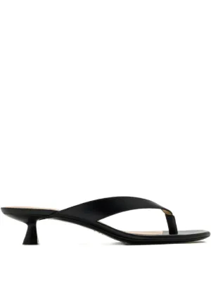 Manolo Blahnik Trinamu ビジュートリム サテンフラットサンダル